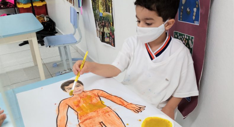 Alunos do Infantil IV participam de atividade sobre as pinturas Kayapós