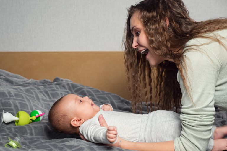 Quer estimular a fala do seu bebê? Veja 5 dicas práticas