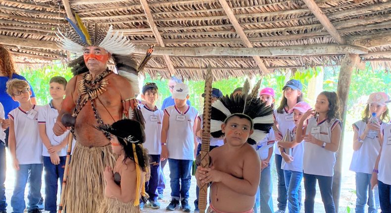 Alunos do 3º ano visitam reserva indígena em Baía da Traição